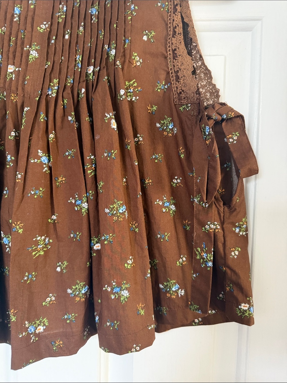 Love + harmony Brown Floral Sleeveless Smocked Yoke Top medium - Picture 5 of 7
